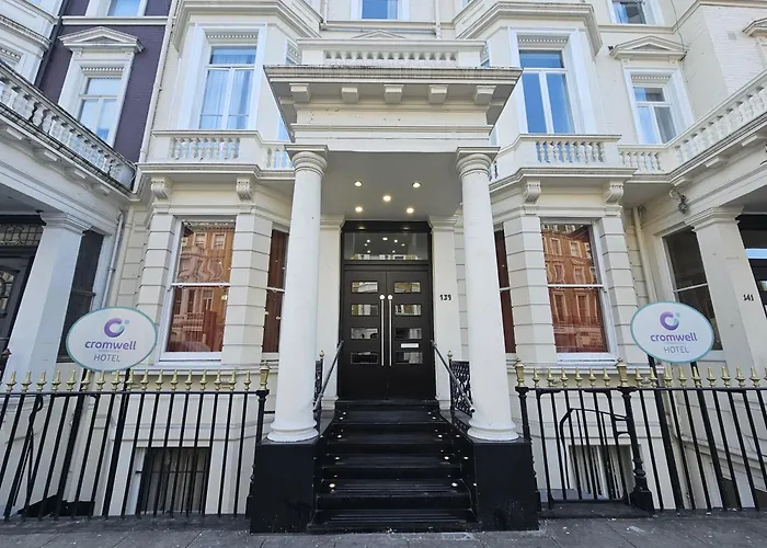 Cromwell Hotel